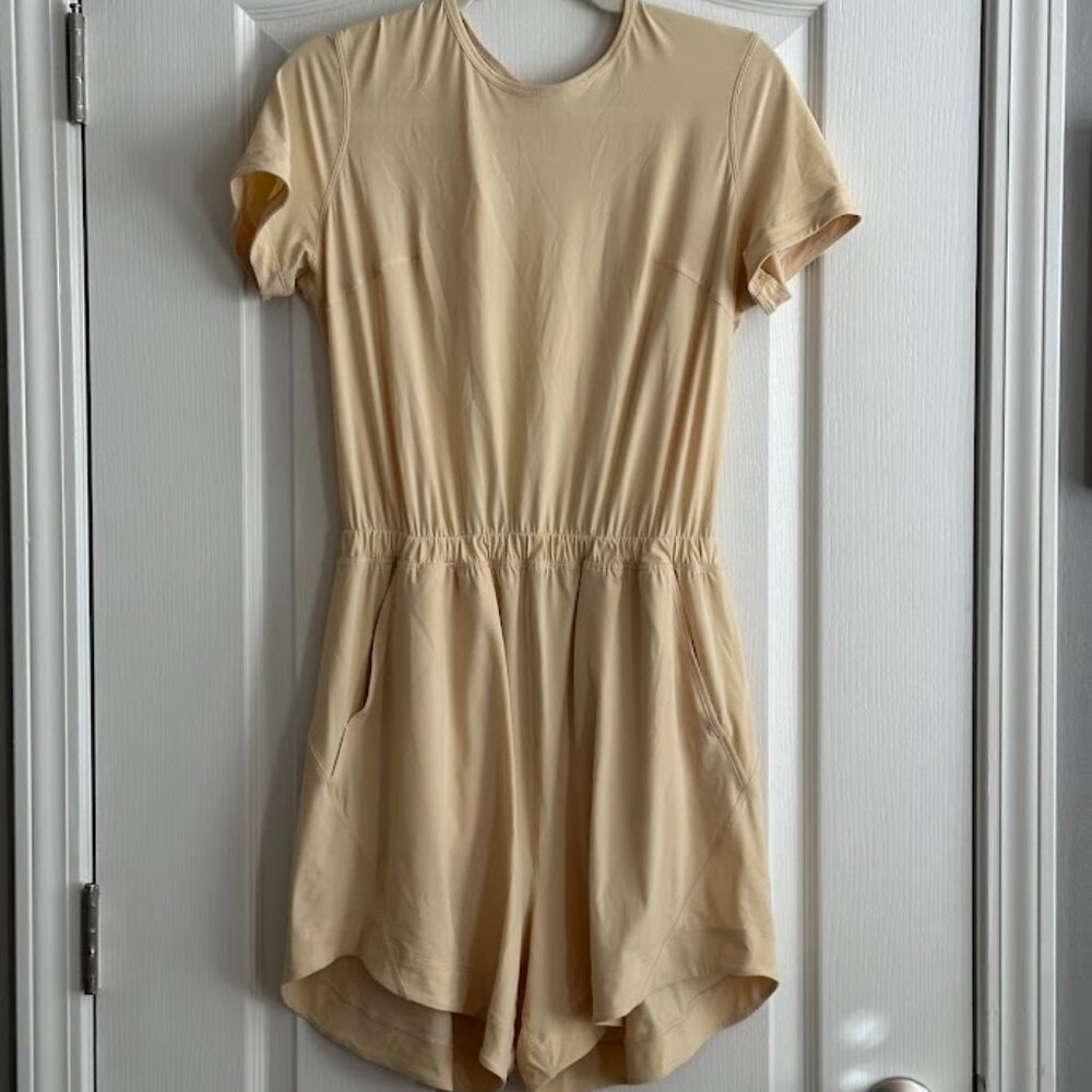 Lululemon Lightweight High-Neck Romper, Size 6, Prosecco